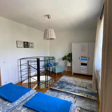 Dom Z Widokiem アパート *